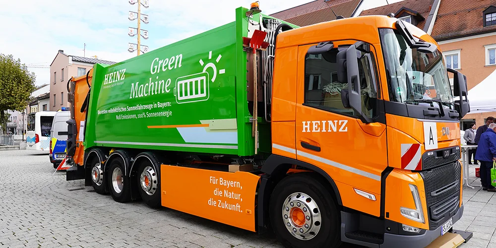 „Wir bewegen Bayern“ – HEINZ präsentiert E-Müllfahrzeug mit vier Elektromotoren und 680 PS